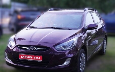 Hyundai Solaris II рестайлинг, 2011 год, 800 000 рублей, 1 фотография