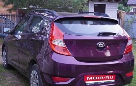 Hyundai Solaris II рестайлинг, 2011 год, 800 000 рублей, 12 фотография