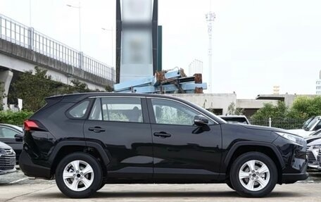 Toyota RAV4, 2025 год, 3 250 000 рублей, 8 фотография