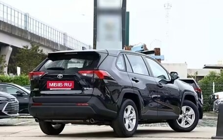 Toyota RAV4, 2025 год, 3 250 000 рублей, 7 фотография