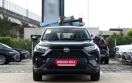 Toyota RAV4, 2025 год, 3 250 000 рублей, 2 фотография