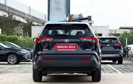 Toyota RAV4, 2025 год, 3 250 000 рублей, 6 фотография
