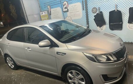 KIA Rio III рестайлинг, 2013 год, 850 000 рублей, 5 фотография