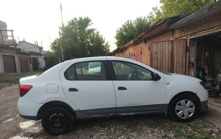 Renault Logan II, 2016 год, 600 000 рублей, 4 фотография