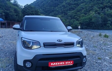KIA Soul II рестайлинг, 2019 год, 2 000 000 рублей, 11 фотография