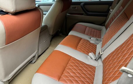 Toyota Land Cruiser 100 рестайлинг 2, 2003 год, 1 500 000 рублей, 8 фотография