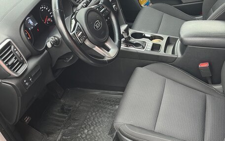 KIA Sportage IV рестайлинг, 2020 год, 2 400 000 рублей, 6 фотография
