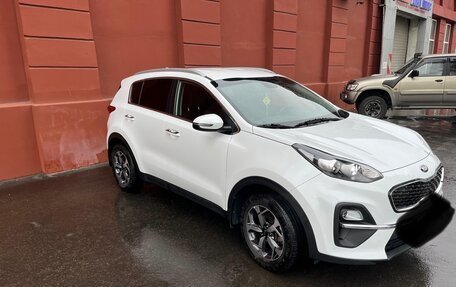 KIA Sportage IV рестайлинг, 2020 год, 2 400 000 рублей, 5 фотография