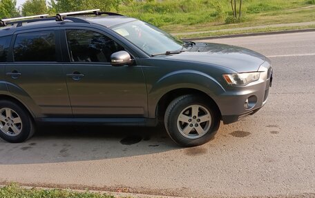 Mitsubishi Outlander III рестайлинг 3, 2010 год, 1 000 070 рублей, 9 фотография