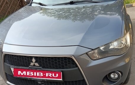 Mitsubishi Outlander III рестайлинг 3, 2010 год, 1 000 070 рублей, 14 фотография