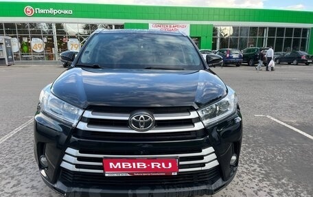 Toyota Highlander III, 2018 год, 5 300 000 рублей, 1 фотография