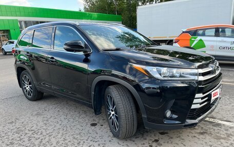 Toyota Highlander III, 2018 год, 5 300 000 рублей, 3 фотография
