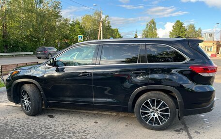 Toyota Highlander III, 2018 год, 5 300 000 рублей, 10 фотография