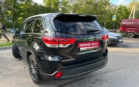 Toyota Highlander III, 2018 год, 5 300 000 рублей, 9 фотография