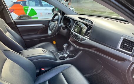 Toyota Highlander III, 2018 год, 5 300 000 рублей, 17 фотография