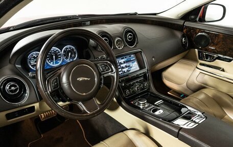 Jaguar XJ IV (X351), 2014 год, 1 940 000 рублей, 11 фотография