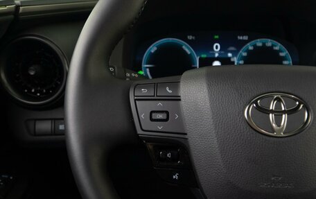 Toyota C-HR, 2024 год, 4 990 000 рублей, 21 фотография