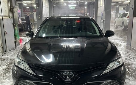 Toyota Camry, 2018 год, 2 570 000 рублей, 3 фотография