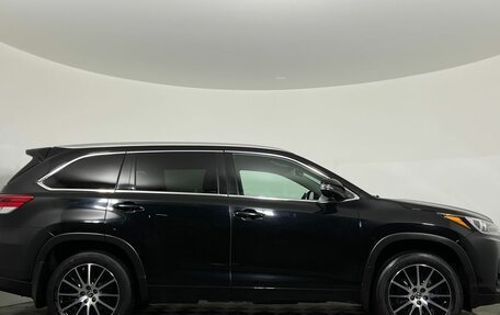 Toyota Highlander III, 2019 год, 3 950 000 рублей, 4 фотография