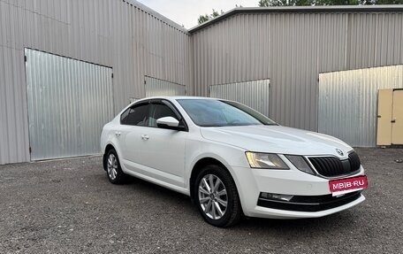 Skoda Octavia, 2017 год, 1 380 000 рублей, 2 фотография