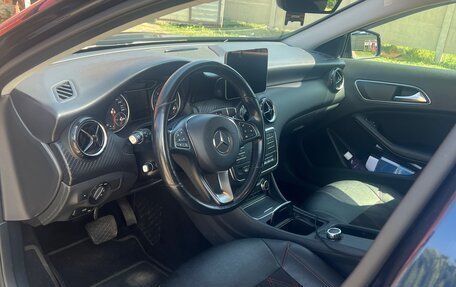 Mercedes-Benz GLA, 2018 год, 2 500 000 рублей, 5 фотография
