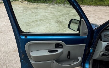 Renault Kangoo II рестайлинг, 2005 год, 349 000 рублей, 21 фотография