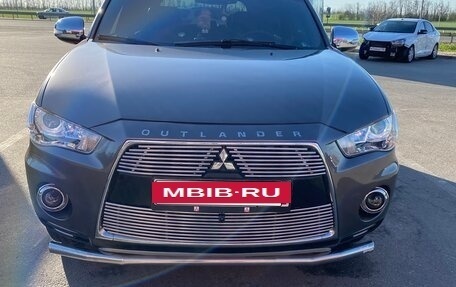 Mitsubishi Outlander III рестайлинг 3, 2010 год, 1 400 000 рублей, 2 фотография