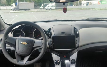 Chevrolet Cruze II, 2012 год, 590 000 рублей, 10 фотография