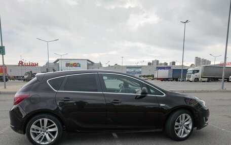 Opel Astra J, 2014 год, 900 000 рублей, 3 фотография