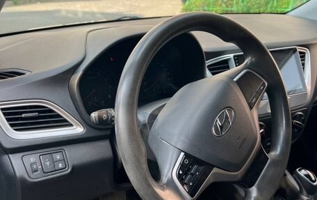 Hyundai Solaris II рестайлинг, 2019 год, 1 490 000 рублей, 15 фотография