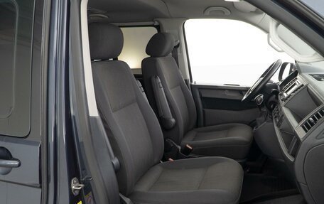 Volkswagen Caravelle T6 рестайлинг, 2016 год, 3 152 300 рублей, 8 фотография