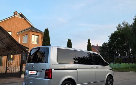 Volkswagen Multivan T6 рестайлинг, 2020 год, 6 300 000 рублей, 3 фотография