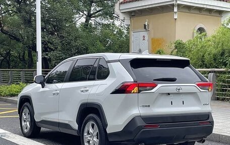 Toyota RAV4, 2022 год, 2 130 000 рублей, 8 фотография