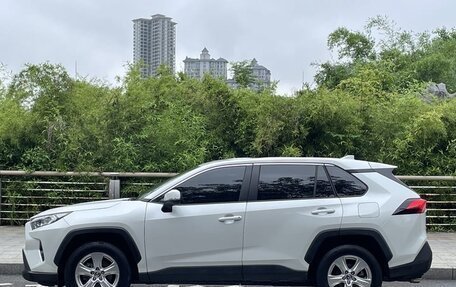 Toyota RAV4, 2022 год, 2 130 000 рублей, 5 фотография