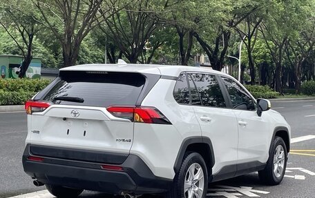 Toyota RAV4, 2022 год, 2 130 000 рублей, 6 фотография