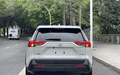 Toyota RAV4, 2022 год, 2 130 000 рублей, 7 фотография