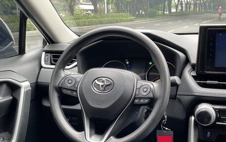 Toyota RAV4, 2022 год, 2 130 000 рублей, 12 фотография