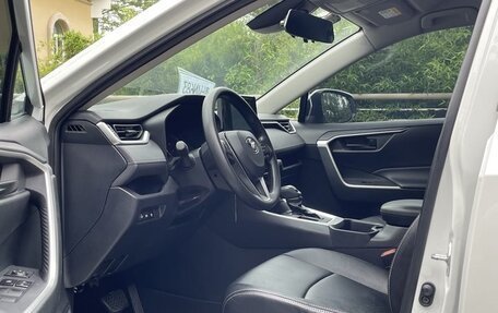 Toyota RAV4, 2022 год, 2 130 000 рублей, 21 фотография