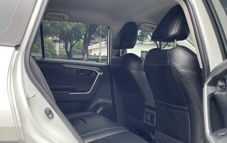 Toyota RAV4, 2022 год, 2 130 000 рублей, 24 фотография