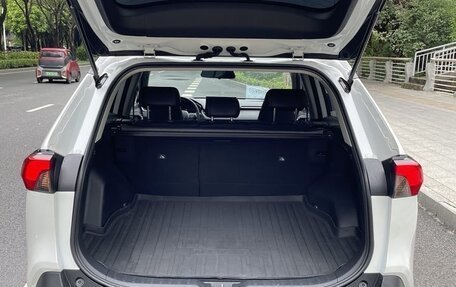 Toyota RAV4, 2022 год, 2 130 000 рублей, 28 фотография