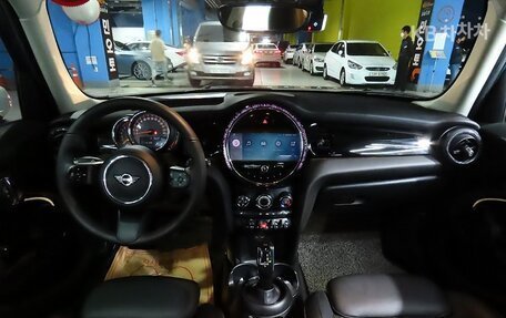 MINI Hatch, 2022 год, 1 841 010 рублей, 2 фотография