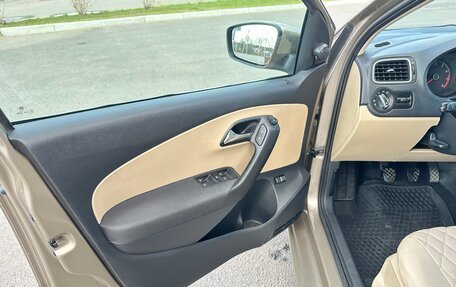Volkswagen Polo VI (EU Market), 2015 год, 980 000 рублей, 11 фотография