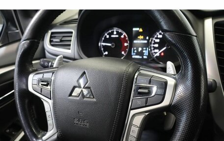 Mitsubishi Pajero Sport III рестайлинг, 2017 год, 2 849 000 рублей, 8 фотография
