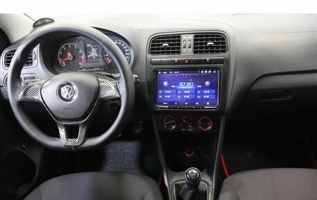 Volkswagen Polo VI (EU Market), 2015 год, 800 000 рублей, 9 фотография