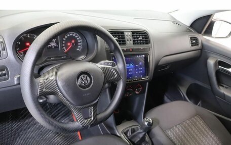 Volkswagen Polo VI (EU Market), 2015 год, 800 000 рублей, 6 фотография
