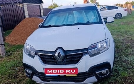 Renault Logan II, 2021 год, 800 000 рублей, 3 фотография