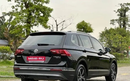 Volkswagen Tiguan II, 2021 год, 2 000 000 рублей, 7 фотография