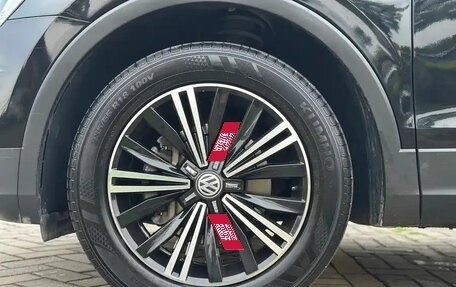 Volkswagen Tiguan II, 2021 год, 2 000 000 рублей, 21 фотография
