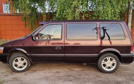 Plymouth Voyager II, 1993 год, 650 000 рублей, 1 фотография