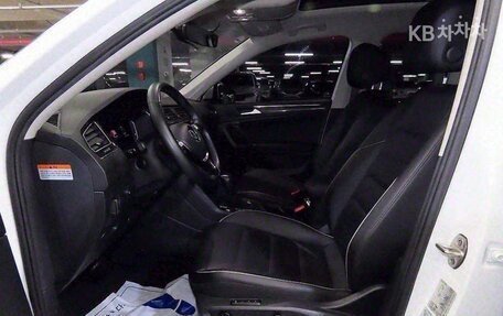Volkswagen Tiguan II, 2021 год, 2 455 010 рублей, 6 фотография